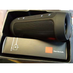 Колонка JBL Charge 2+ - влагоустойчив безжичен спийкър с микрофон и вградена батерия, зареждащ мобилни устройства